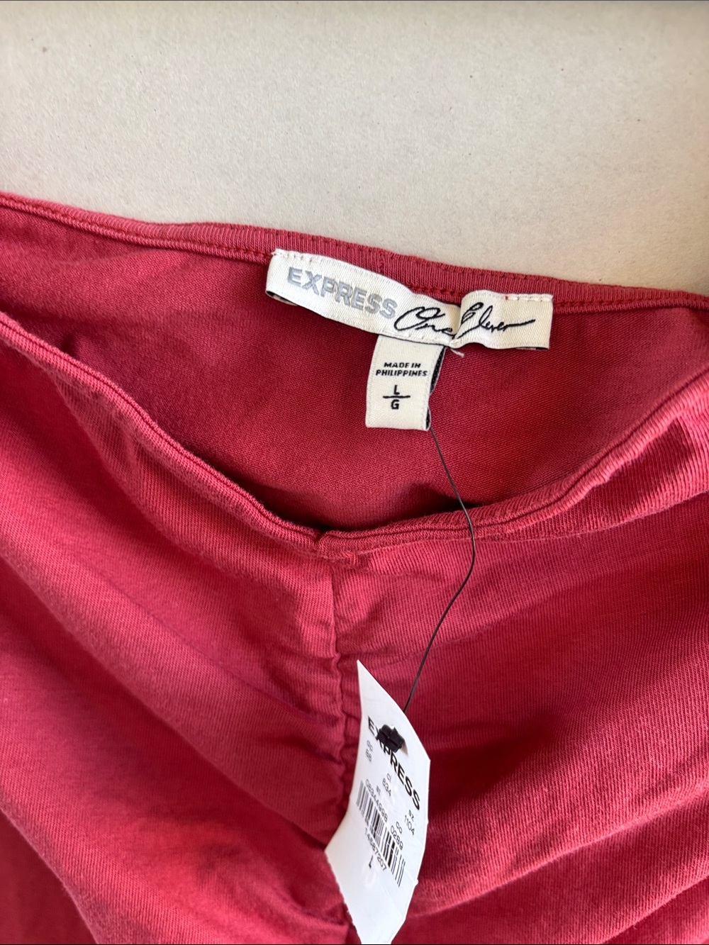Express Raspberry Ruched Scoop Crop Top - Picture 2 of 5